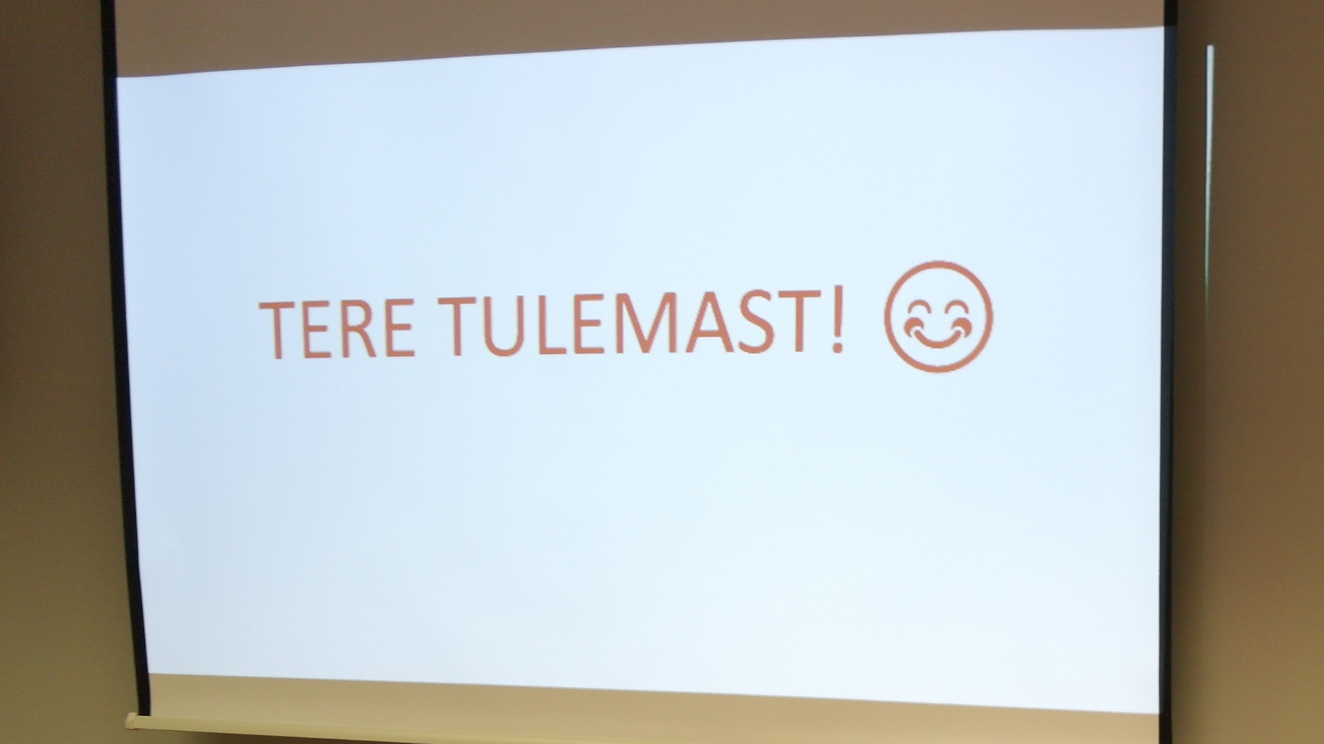 Koosolekute ruumi uueks muutmine.